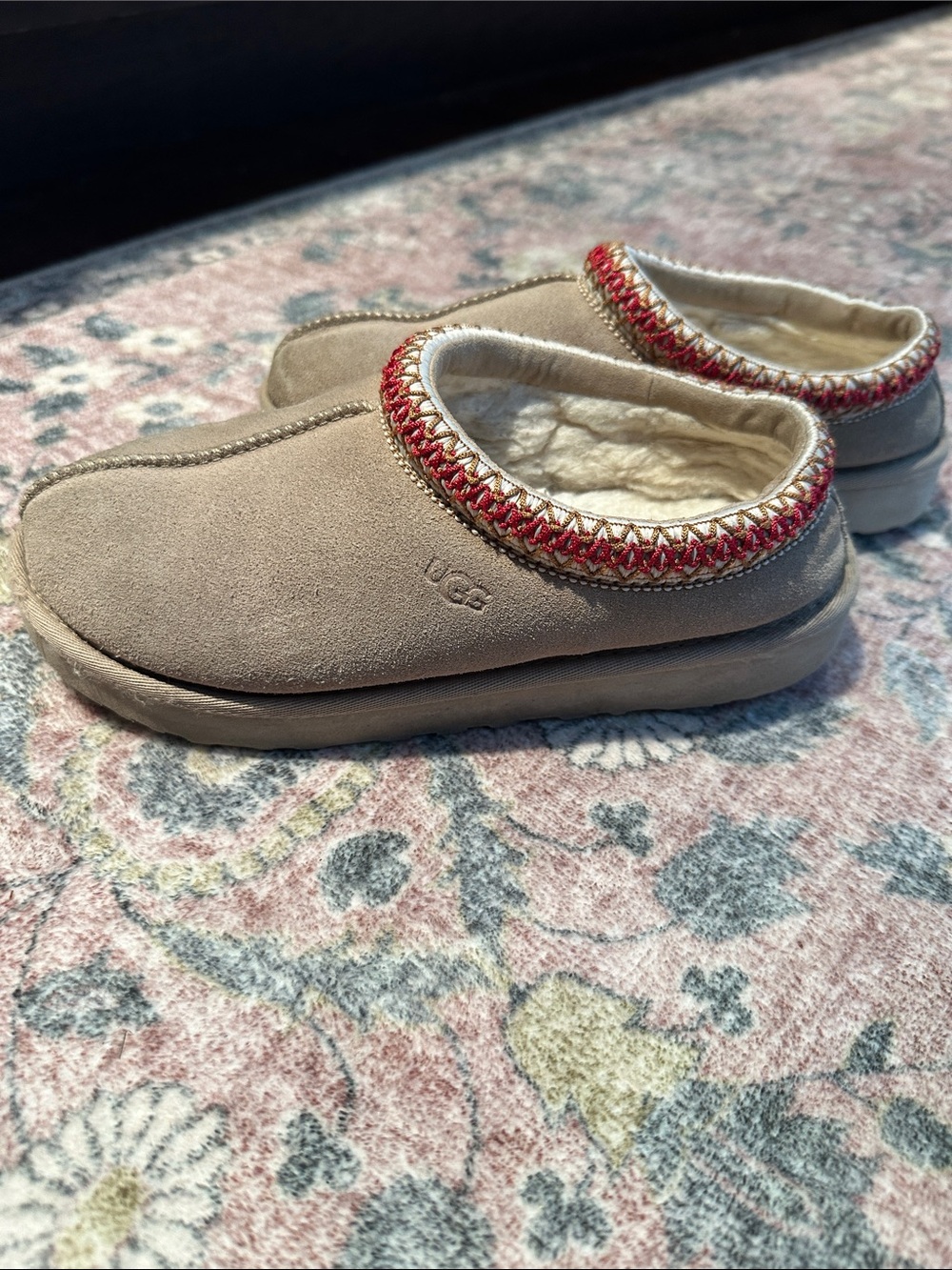 UGG Tasman Cozy Shearling Lined Slippers in Taupe in Cherry Trim